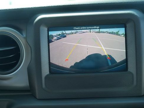 Used 2022 Jeep Wrangler Sport AWD/4WD image 21