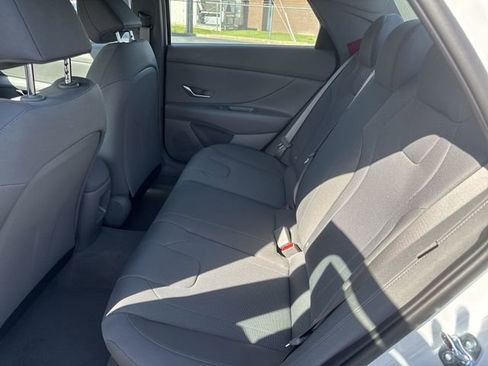 New 2026 Hyundai Elantra SE FWD image 21