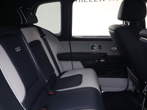 Used 2022 Rolls-Royce Cullinan Black Badge AWD/4WD image 25