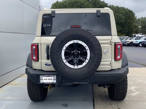 New 2025 Ford Bronco Badlands image 5