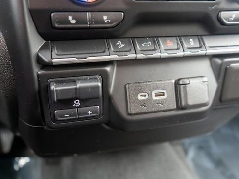 Used 2022 GMC Sierra 1500 Elevation image 32