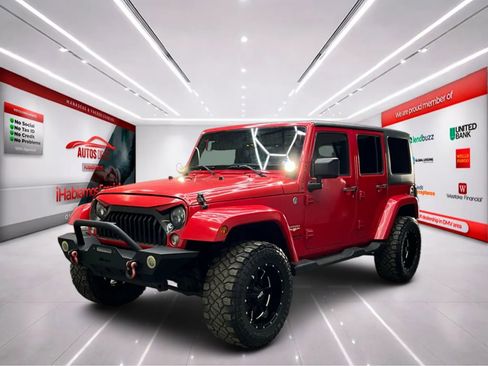 Used 2015 Jeep Wrangler Unlimited Sahara image 3