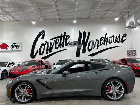 Used 2016 Chevrolet Corvette Stingray Coupe RWD image 2