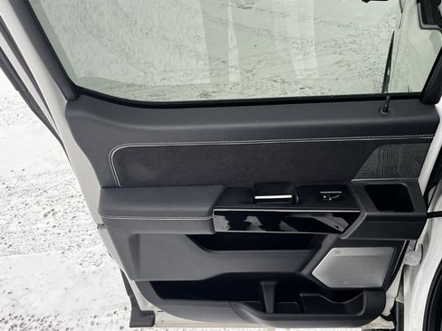 Used 2023 Ford F150 Lightning Platinum image 29