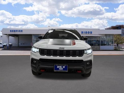 Used 2025 Jeep Compass Trailhawk AWD/4WD image 8