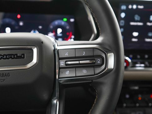Used 2024 GMC Canyon Denali AWD/4WD image 24
