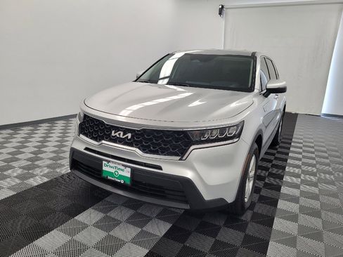 Used 2022 Kia Sorento LX FWD image 15