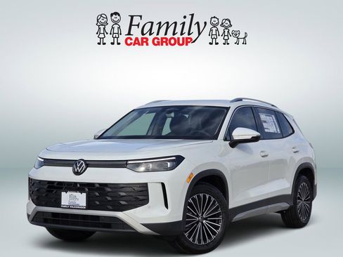 New 2026 Volkswagen Tiguan S FWD image 1