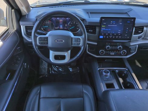 Used 2024 Ford Expedition Max XLT image 16