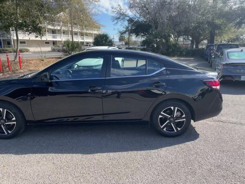 Used 2025 Nissan Sentra SV image 8