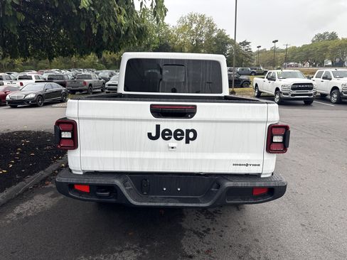 New 2025 Jeep Gladiator High Tide image 4