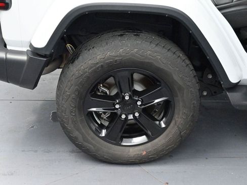 Used 2023 Jeep Wrangler Unlimited Sahara AWD/4WD image 35