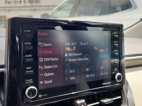 Used 2022 Toyota Corolla LE FWD image 11