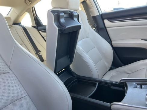 Used 2018 Honda Accord EX-L image 30