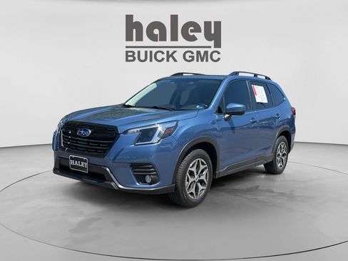 Used 2022 Subaru Forester Premium AWD/4WD image 1