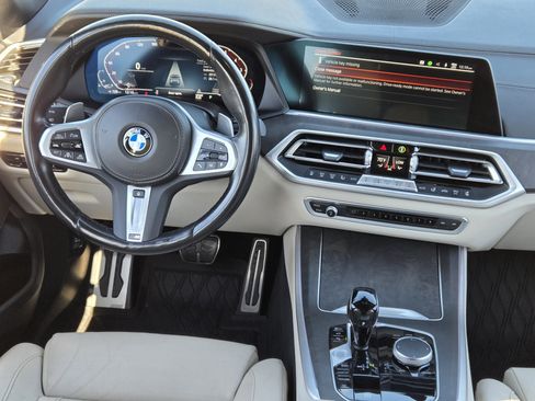 Used 2022 BMW X5 xDrive40i w/ M Sport Package image 32