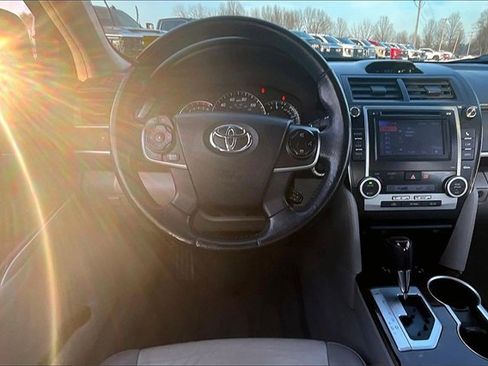 Used 2013 Toyota Camry XLE image 8