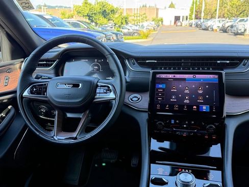 Used 2025 Jeep Grand Cherokee L Summit w/ Obsidian Package AWD/4WD image 26