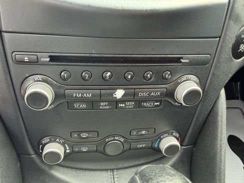 Used 2018 Nissan 370Z Touring image 23