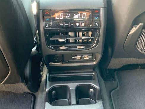 Used 2022 Jeep Grand Cherokee L Overland w/ Luxury Tech Group IV image 21