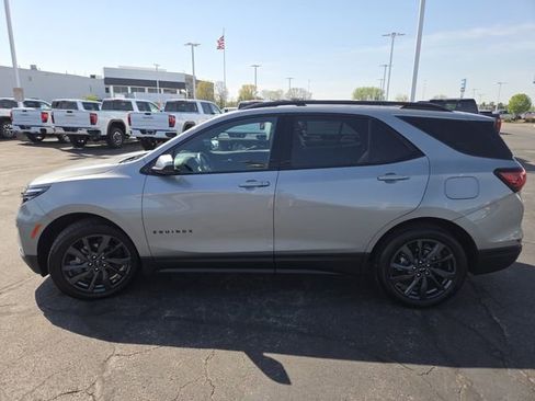 Used 2024 Chevrolet Equinox RS w/ LPO, Floor Liner Package FWD image 17