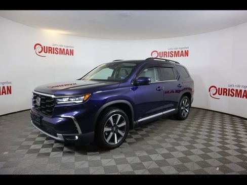 Used 2023 Honda Pilot Touring image 2
