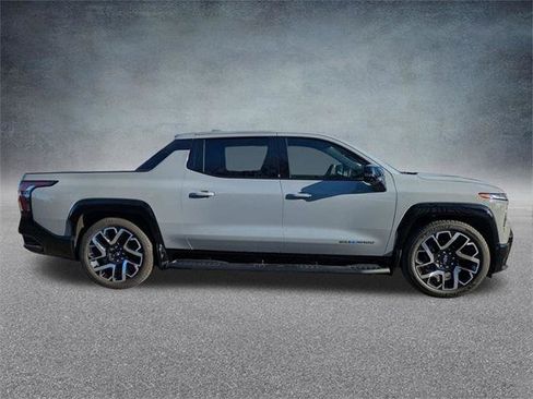 New 2025 Chevrolet Silverado EV RST image 3