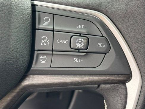 New 2026 Jeep Grand Cherokee Limited AWD/4WD image 18