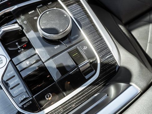 Used 2024 BMW X7 xDrive40i w/ M Sport Package image 8