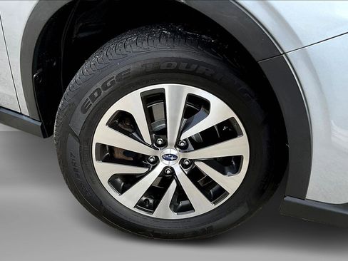 Used 2021 Subaru Outback Premium image 9