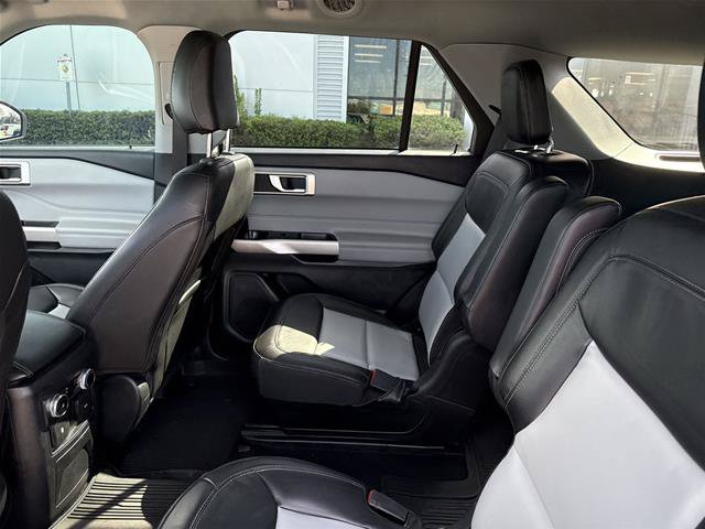 Certified 2023 Ford Explorer XLT w/ Equipment Group 202A RWD image 5