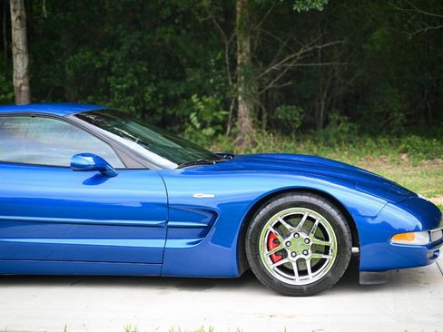 Used 2003 Chevrolet Corvette Z06 w/ Memory Package, 3 Drivers RWD image 12
