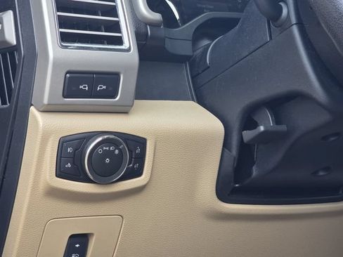 Used 2015 Ford F150 Lariat RWD image 21