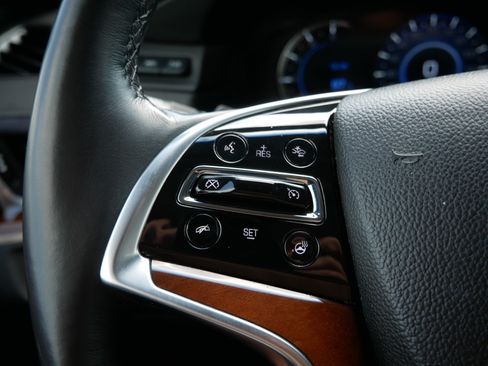 Used 2019 Cadillac Escalade ESV Luxury AWD/4WD image 29