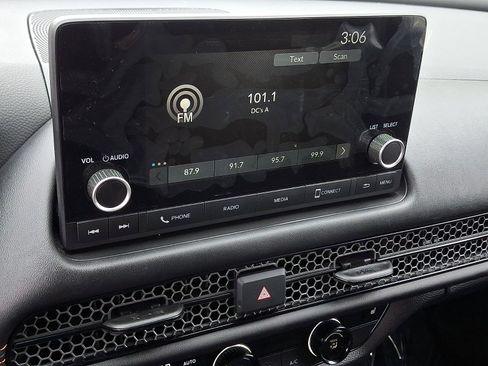 Used 2024 Honda HR-V Sport image 16