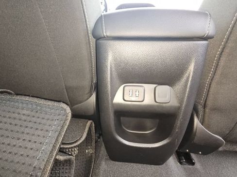 Used 2022 Chevrolet Colorado LT RWD image 23