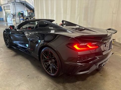 Used 2023 Chevrolet Corvette Z06 w/ Chrome Exterior Badge Package RWD image 12