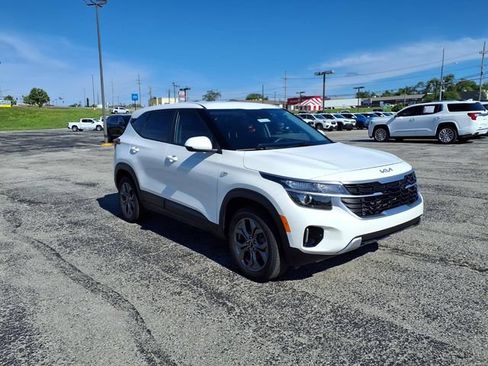 Used 2024 Kia Seltos LX AWD/4WD image 3