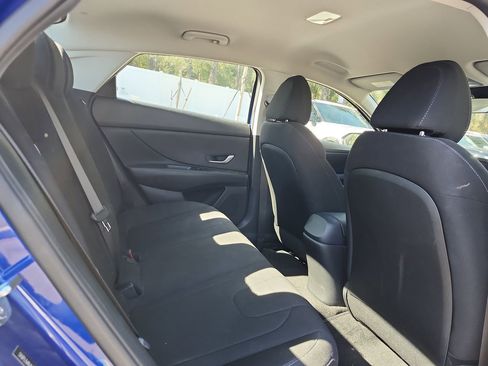 Used 2023 Hyundai Elantra SEL image 17