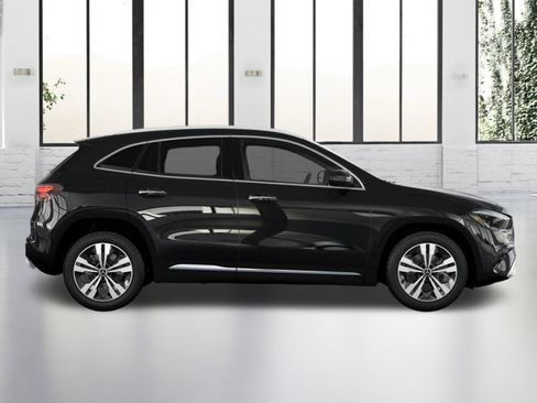 Certified 2025 Mercedes-Benz GLA 250 image 2