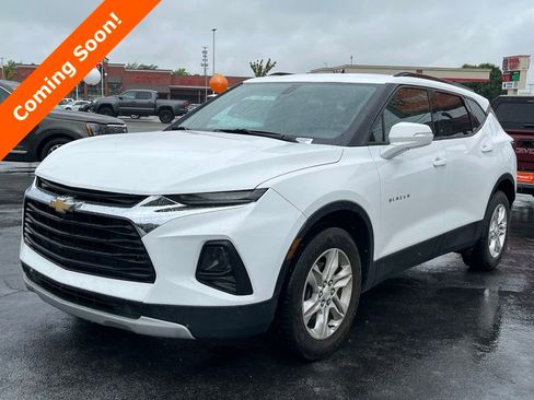 Used 2020 Chevrolet Blazer LT FWD image 2