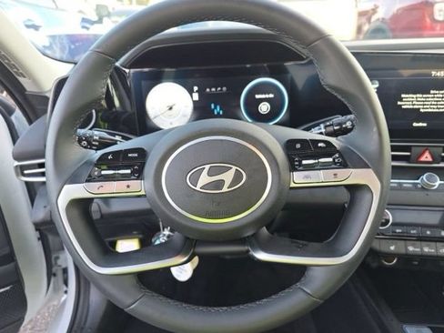 Certified 2026 Hyundai Elantra Limited FWD image 9
