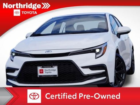 Certified 2025 Toyota Corolla SE w/ Convenience Package FWD image 1