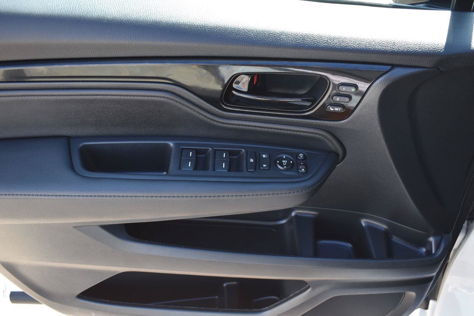 Used 2025 Honda Odyssey Elite image 25