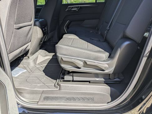 New 2026 Chevrolet Suburban LS w/ LS Custom Edition AWD/4WD image 26