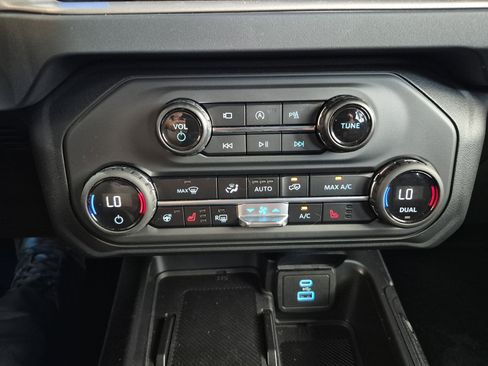 Used 2025 Ford Bronco Outer Banks image 33