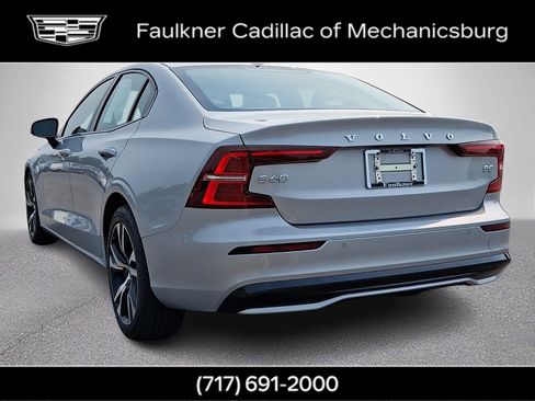 Used 2025 Volvo S60 B5 Core FWD image 8