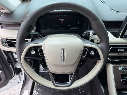 Used 2022 Lincoln Aviator Reserve w/ Equipment Group 201A RWD image 32