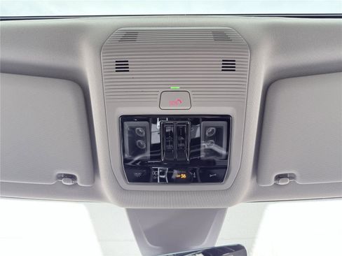 New 2026 Volkswagen Atlas Peak Edition image 14