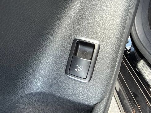 Used 2017 Mercedes-Benz CLA 250 image 16